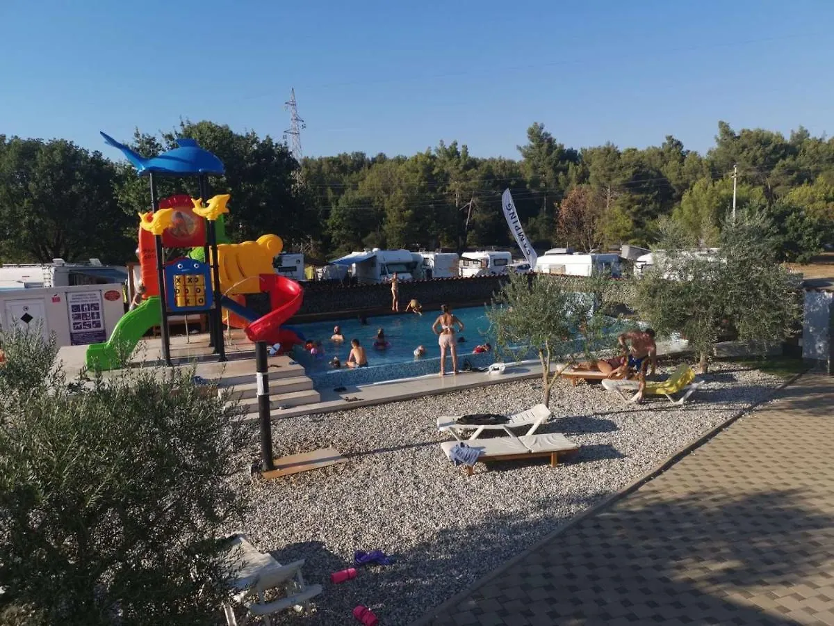 Mobile Home Katja Banjole Croatia